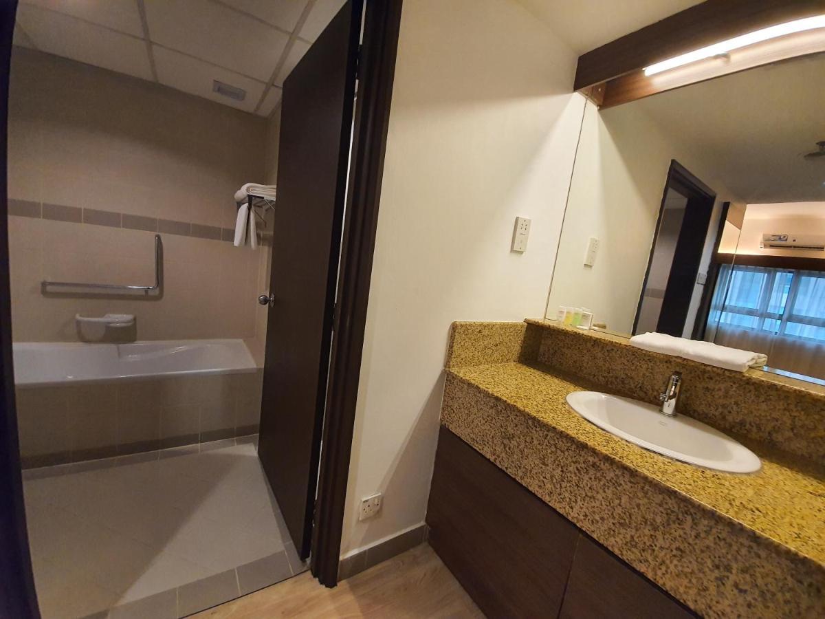 Crown Regency Serviced Suites Kuala Lumpur Exterior foto